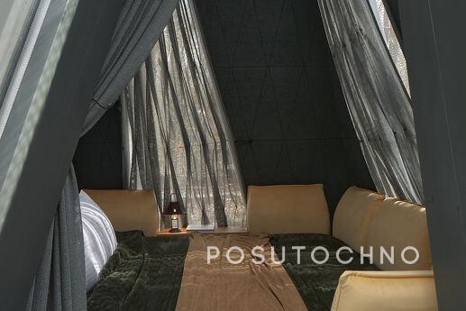 Budynok in the forest on VDNG, Kyiv - apartment by the day