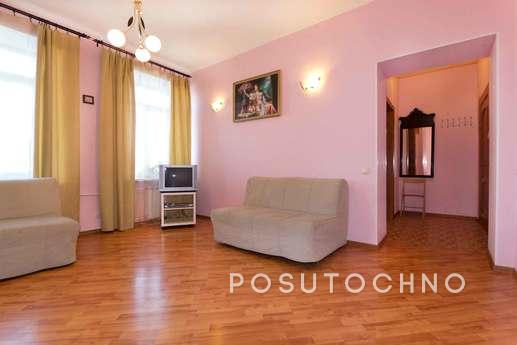 Rent apartments in the center, Saint Petersburg - apartment by the day