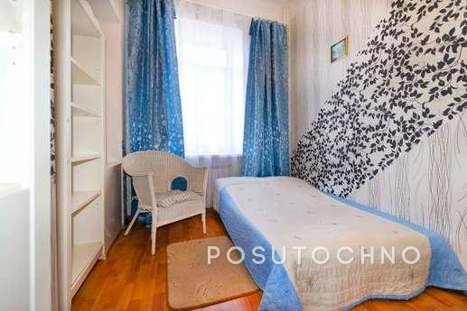 Rent apartments in the center, Saint Petersburg - apartment by the day