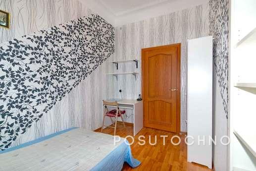 Rent apartments in the center, Saint Petersburg - apartment by the day