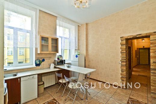 Apartment for rent near Nevsky Prospect, Saint Petersburg - apartment by the day