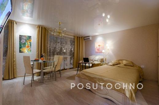 Photo match. Daily rent a cozy one-bedroom apartment near th