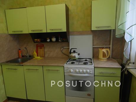 One bedroom apartment in the city center, Korolyov - apartment by the day