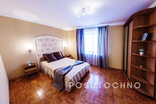 On the day rent apartment with designer renovated. The apart