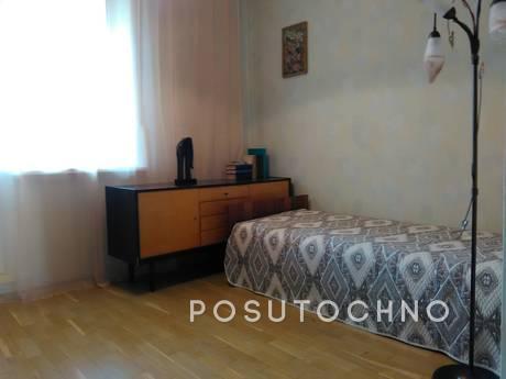 Spacious well appointed quiet 3 t., Kyiv - apartment by the day