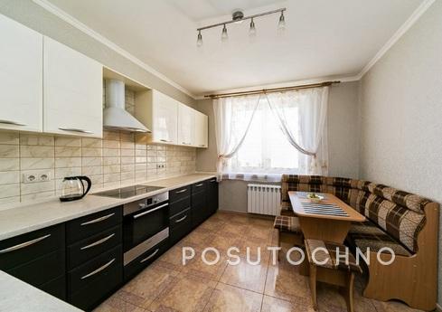 It offers spacious, bright 3-room apartment (96 m2) with a b