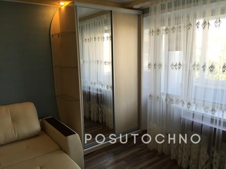 1-BR apartment with designer renovation, Sievierodonetsk - apartment by the day