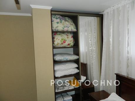 Rent a room of 40 square meters. m. Skhidnytsia in the cente