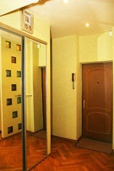 3 bedroom apartment in the center daily, Moscow - apartment by the day