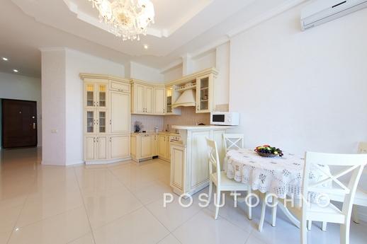 3-bedroom apartment, 'Provence', Odessa - apartment by the day