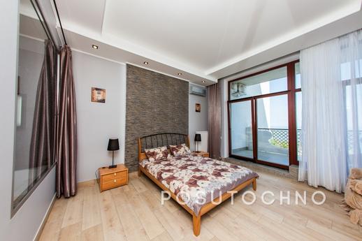 2 bedroom apartment, 'Hi-Tech', Odessa - apartment by the day