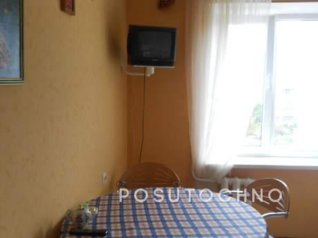 2-room on the Boulevard Gaidar, Chernomorsk (Illichivsk) - apartment by the day