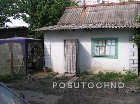 I rent a house. In June, 300 UAH, Chernomorsk (Illichivsk) - apartment by the day