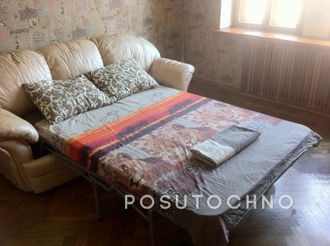 A room in a comfortable 4eh bedroom apartment near Musical C