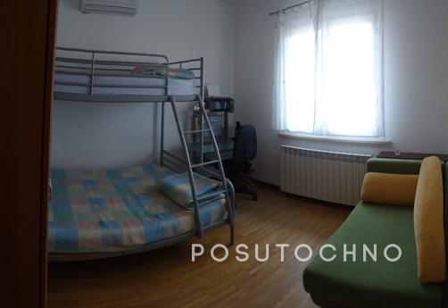 House in Italian style, 6 rooms, Sudak - apartment by the day