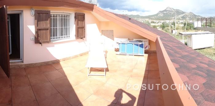House in Italian style, 6 rooms, Sudak - apartment by the day