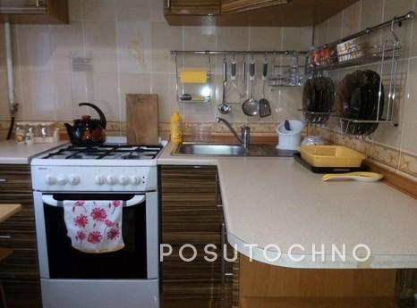 2 bedroom apartment-3 minutes to the sea, Chernomorsk (Illichivsk) - apartment by the day