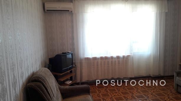 Own 2-bedroom apartment near the sea, Chernomorsk (Illichivsk) - apartment by the day