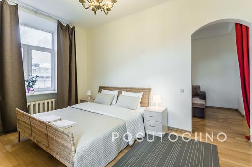 Daily Smolenskaya Sq. 13/21, Moscow - apartment by the day
