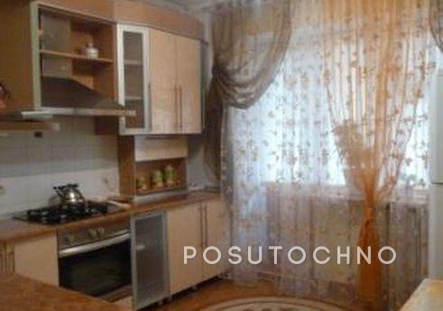 OWN 2 bedroom repair 6 guests, Chernomorsk (Illichivsk) - apartment by the day