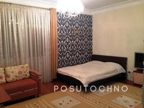 Spacious apartment located in the metro. Nearby you can find