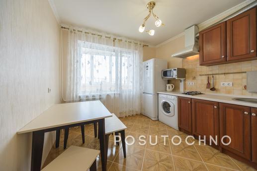 2 bedroom apartment, Kyiv - apartment by the day