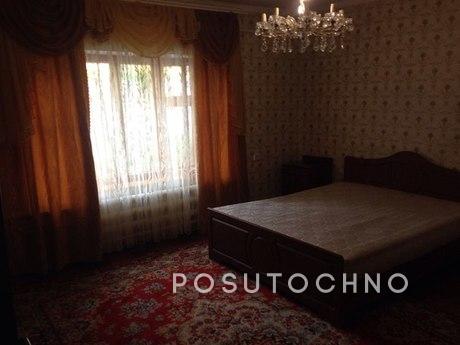 Rent a house in Kryzhanovka on long hozyayki.3 from the room