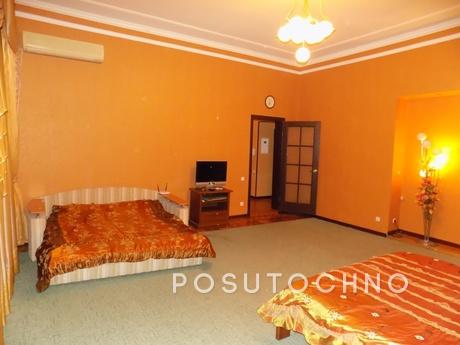 Двухкомнатная квартира 90м 6 мест Центр, Одесса - квартира посуточно