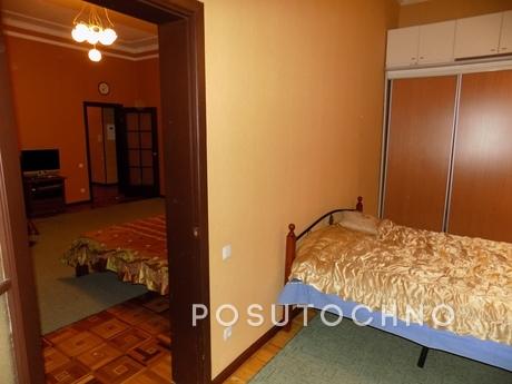 Двухкомнатная квартира 90м 6 мест Центр, Одесса - квартира посуточно