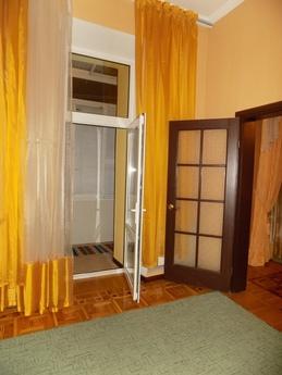 Двухкомнатная квартира 90м 6 мест Центр, Одесса - квартира посуточно