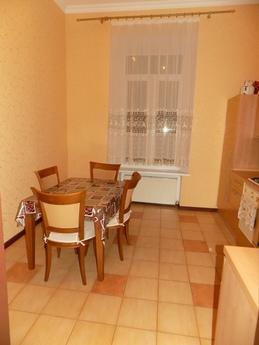 Двухкомнатная квартира 90м 6 мест Центр, Одесса - квартира посуточно