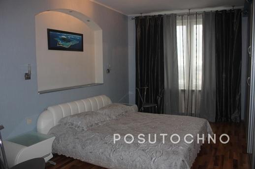 2-bedroom apartment for hours, days near the metro. The apar