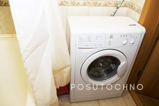 apartment near the shopping center Aucha, Tyumen - apartment by the day