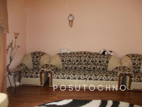 Cottage for rent in the center, Chernivtsi - apartment by the day