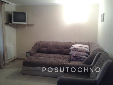 It is located near the bus station and Amstora.The apartment