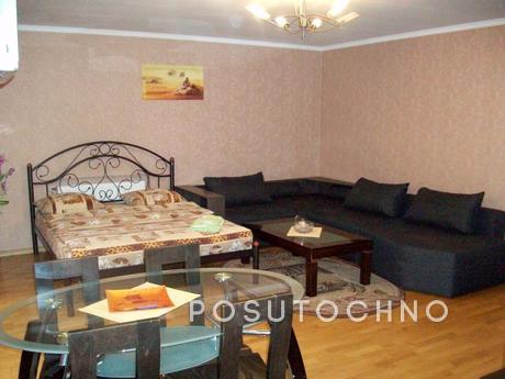 1-room studio suite near Dneproplazy, Cherkasy - apartment by the day