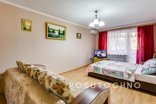Собственник сдаю свою квартиру
 посуточно в центре города, Р