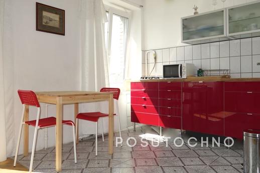 Spacious studio apartment near metro, Moscow - apartment by the day