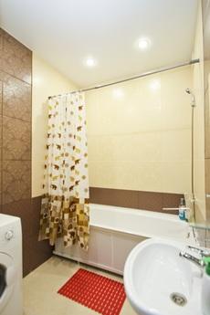 Excellent two bedroom apartment, Surgut - apartment by the day