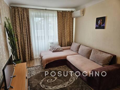 2-room center, Kropyvnytskyi (Kirovohrad) - apartment by the day