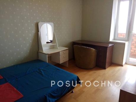 3 bedroom apartment for rent, Chernomorsk (Illichivsk) - apartment by the day