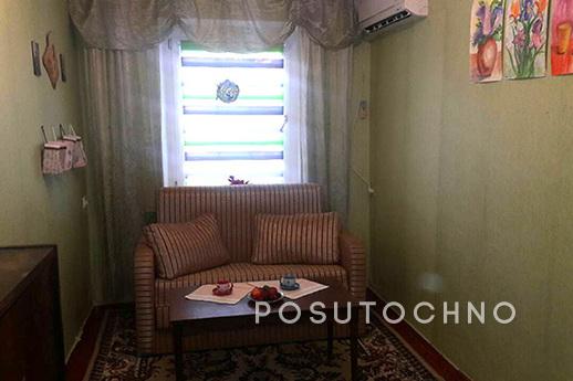 Cozy apartment in the center, Chernomorsk (Illichivsk) - apartment by the day