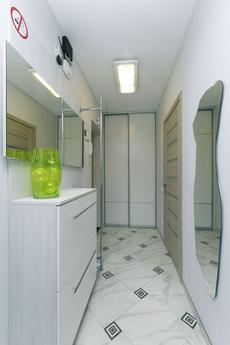 2-room apartment for rent near Sail, Kyiv - apartment by the day