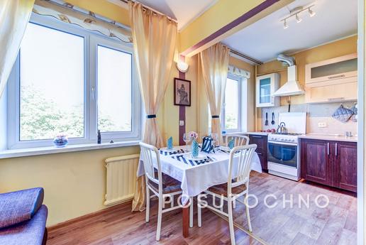 Traveller's Lux Apartment, Saint Petersburg - apartment by the day