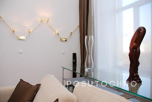 2-bedroom apartment. Center, Independenc, Kyiv - apartment by the day