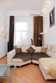 2-bedroom apartment. Center, Independenc, Kyiv - apartment by the day