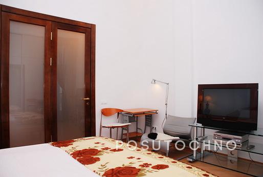 2-bedroom apartment. Center, Independenc, Kyiv - apartment by the day