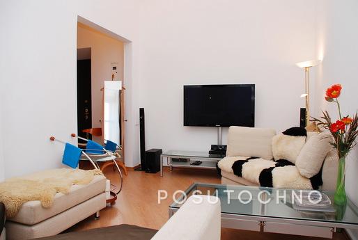 2-bedroom apartment. Center, Independenc, Kyiv - apartment by the day