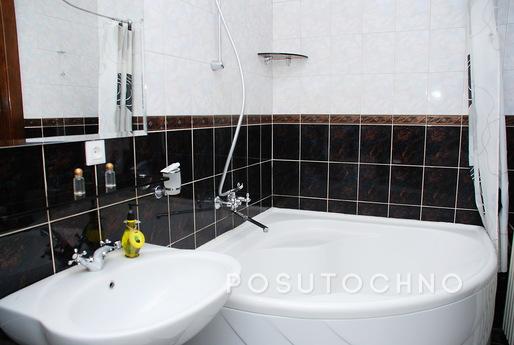 2-bedroom apartment. Center, Independenc, Kyiv - apartment by the day