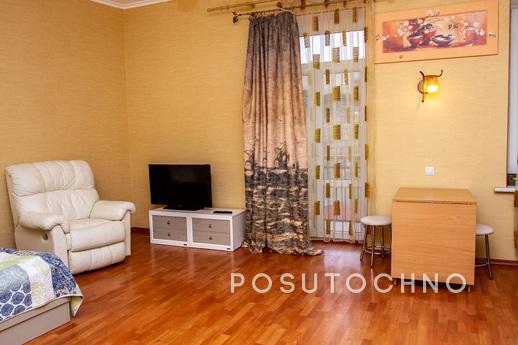 Cozy apartment in the heart of Odessa, Odessa - apartment by the day